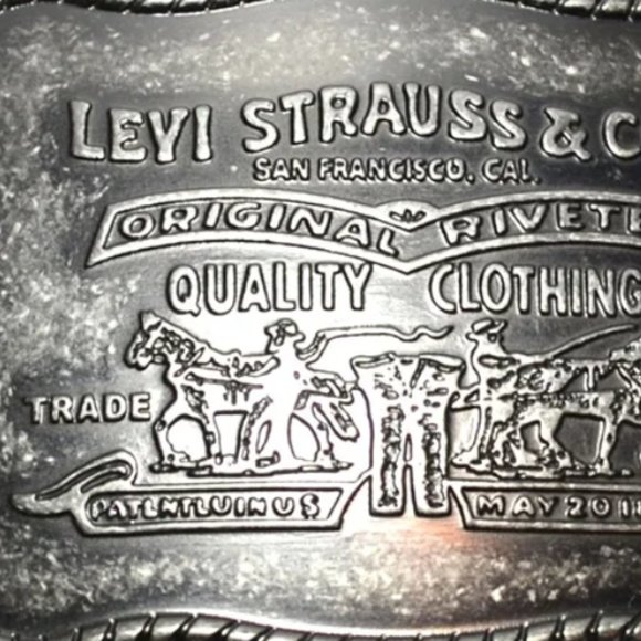 Levi Strauss Belt Buckle Silver Color Rope Like Edgework - Picture 1 of 3